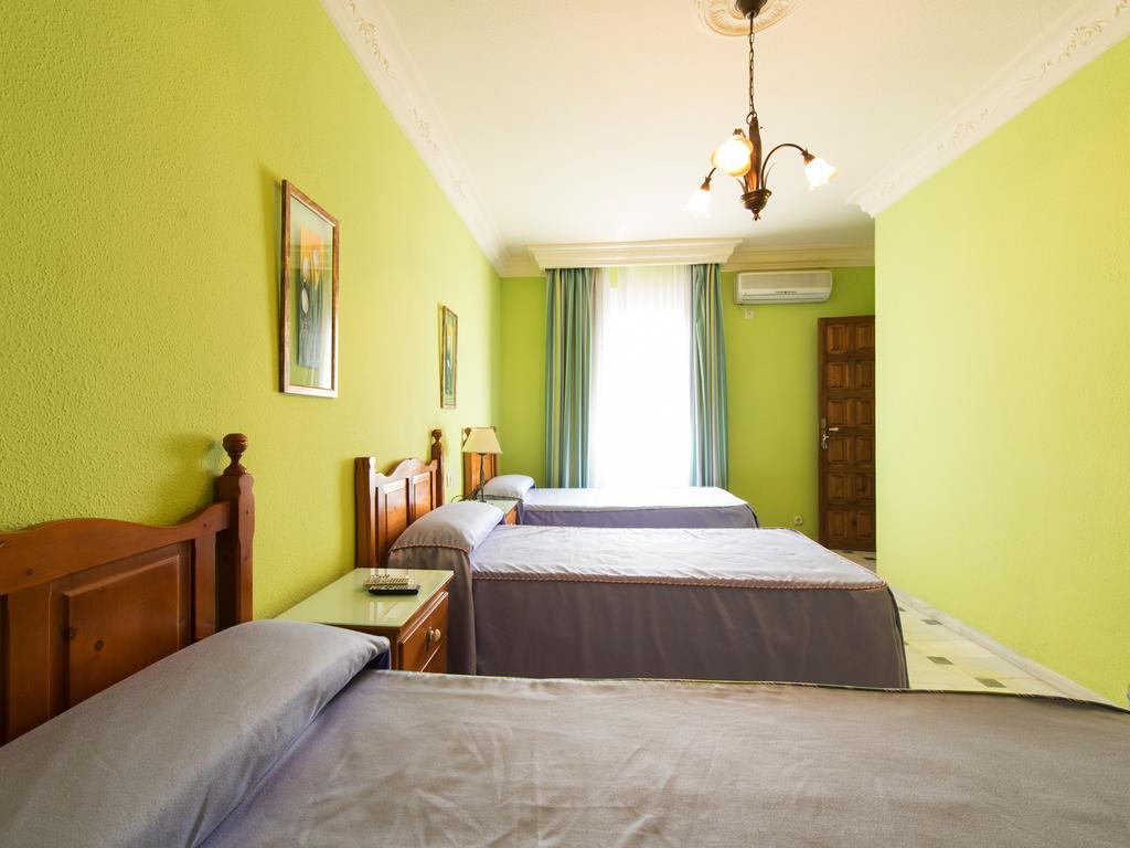 Hostal San Francisco Granja de Torrehermosa Quarto foto